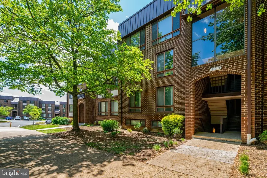 128 Roberts Ln #400, Alexandria, VA 22314 - #3