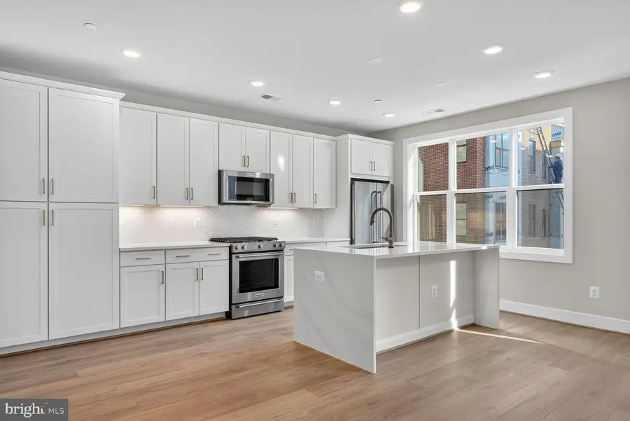 136 Pepperell St, Alexandria, VA 22304 - #2