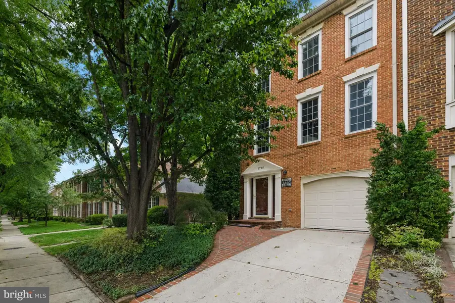 1715 Dogwood Dr, Alexandria, VA 22302 - #2