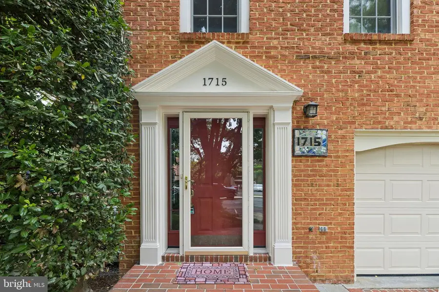 1715 Dogwood Dr, Alexandria, VA 22302 - #3