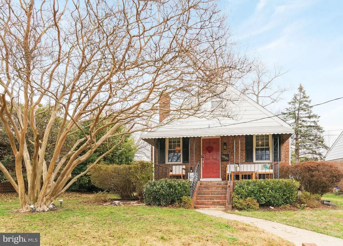 1901 Scroggins Rd, Alexandria, VA 22302 - #1