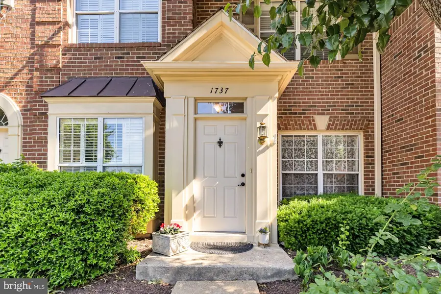 1737 Kingsgate Ct, Alexandria, VA 22302 - #3