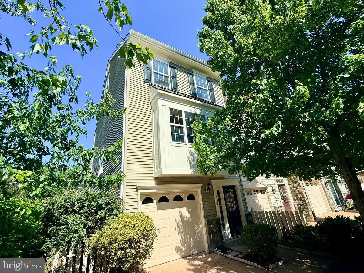 103 Meadows Ln, Alexandria, VA 22304 - #1