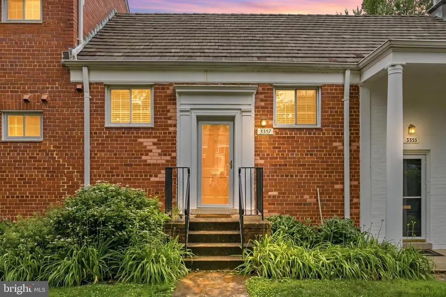 3357 Martha Custis Dr, Alexandria, VA 22302 - #2