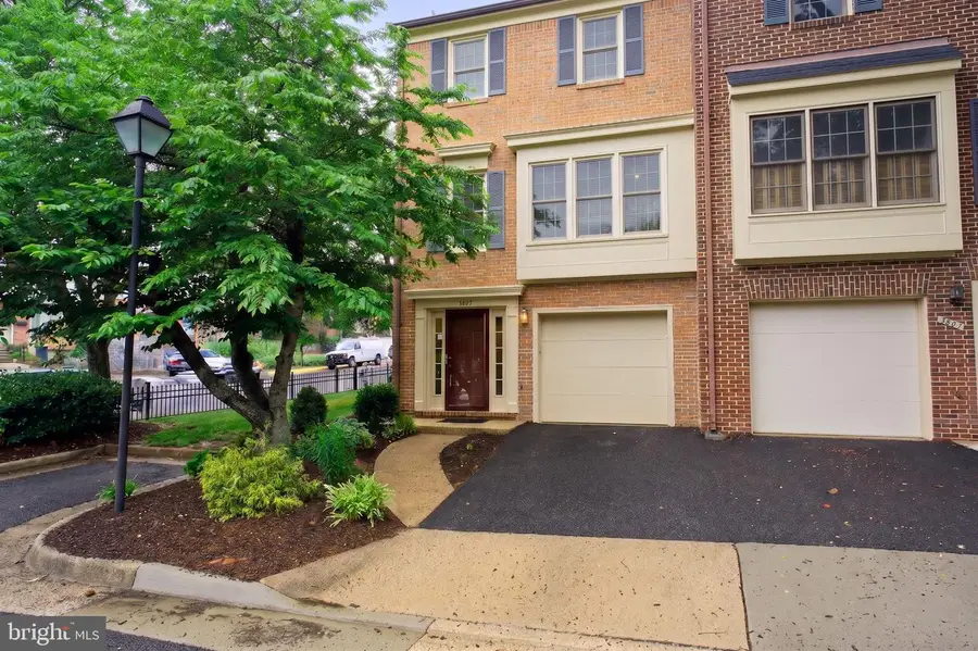 3807 Vermont Ct, Alexandria, VA 22304 - #2
