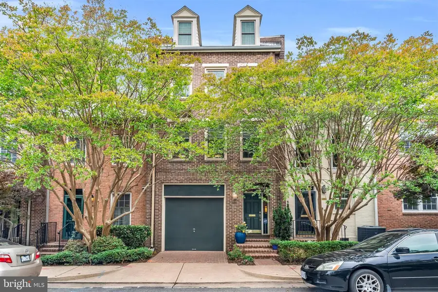 1118 N Pitt St N, Alexandria, VA 22314 - #3