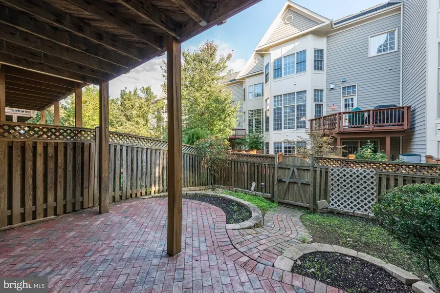 5007 Barbour Dr, Alexandria, VA 22304 - #2