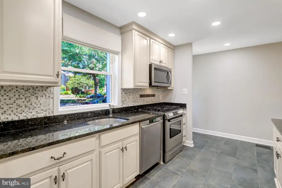 2935 Landover St, Alexandria, VA 22305 - #2