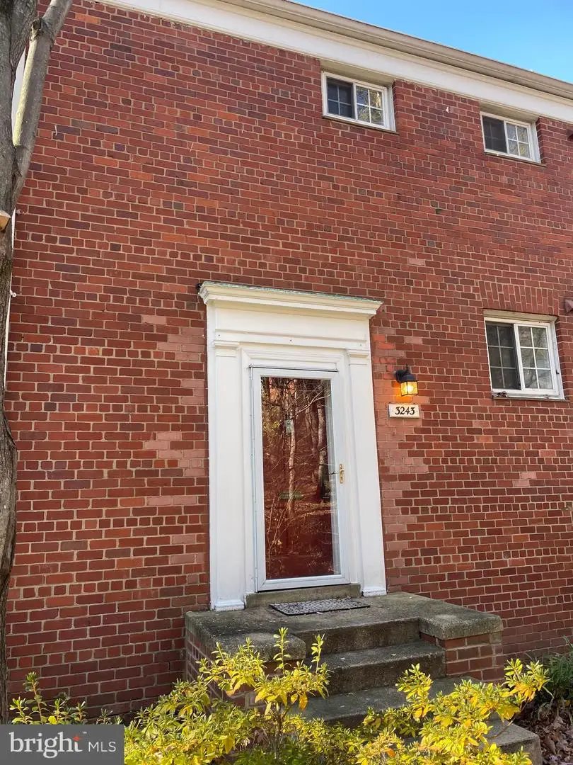 3243 Valley Dr, Alexandria, VA 22302 - #1