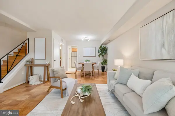 2312 N Dearing St, ALEXANDRIA, VA 22302