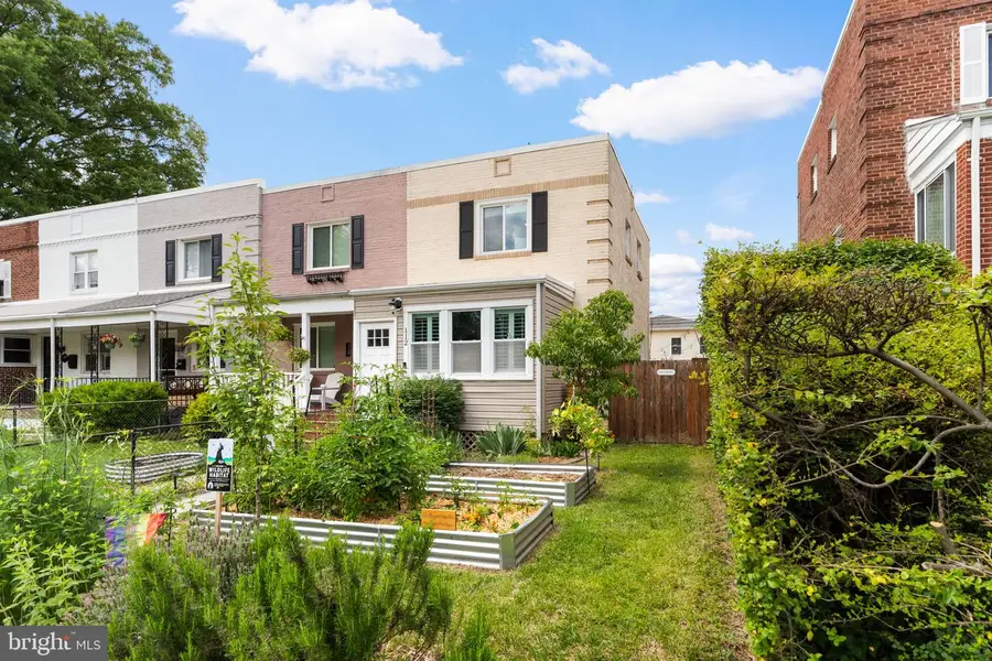112 Lynhaven Dr, Alexandria, VA 22305 - #2