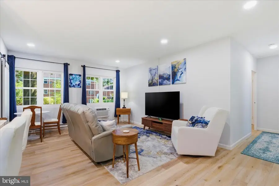 3454 Martha Custis Dr, Alexandria, VA 22302 - #2
