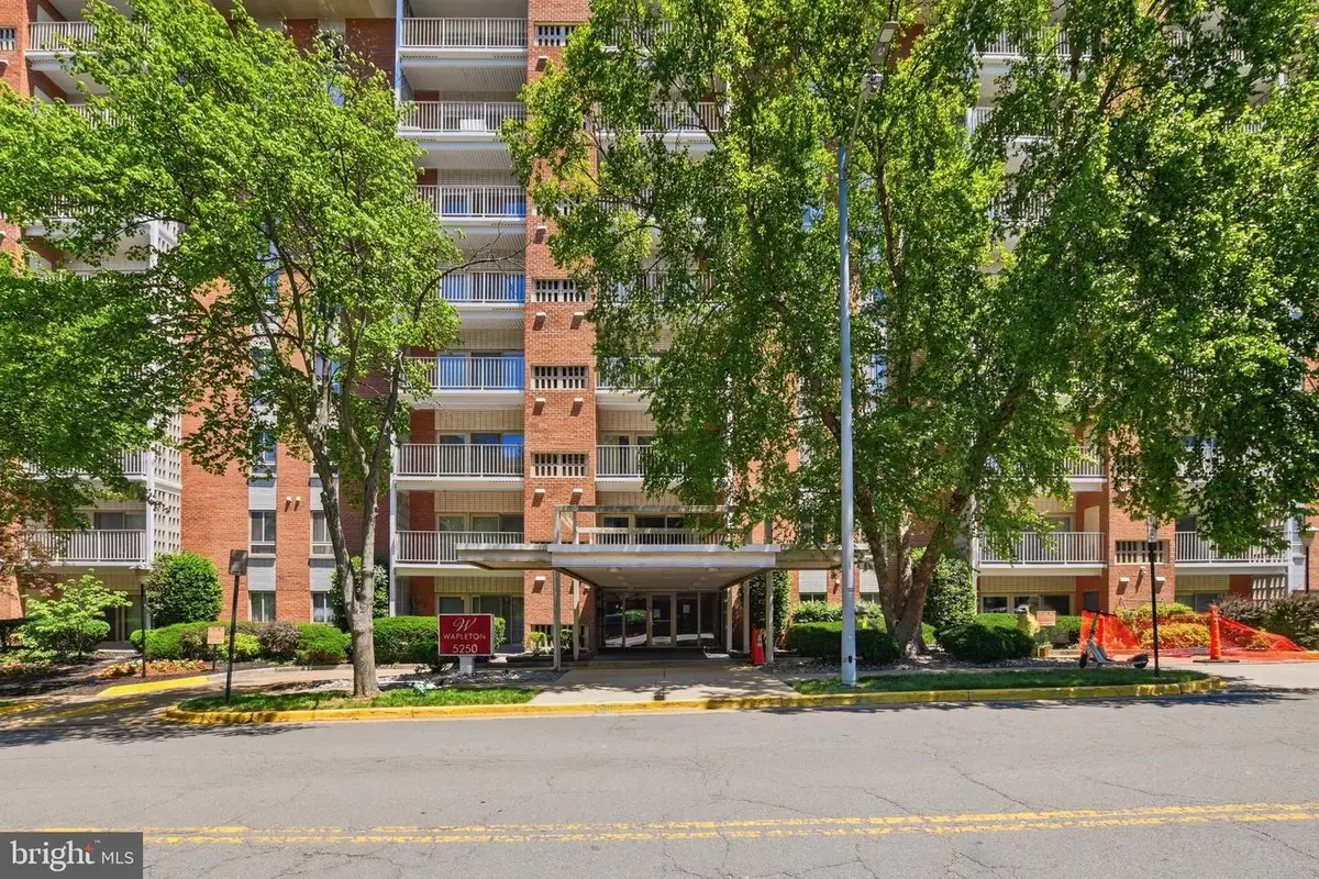 5250 Valley Forge Dr #704, Alexandria, VA 22304 - #1