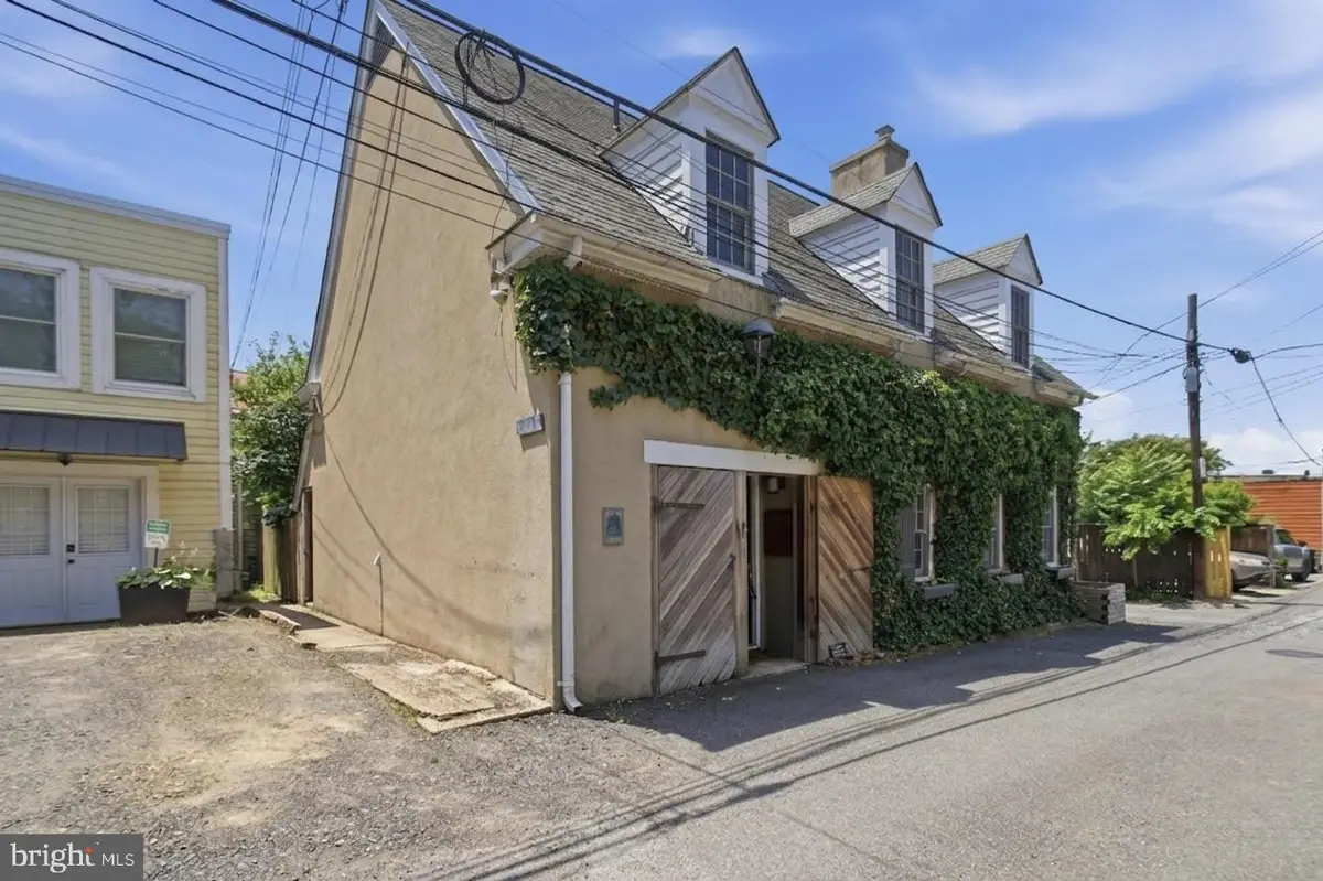 10 Irving Ct, Alexandria, VA 22314 - #1