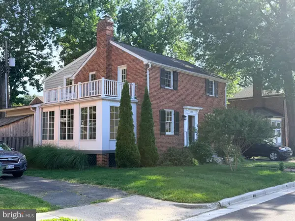 105 Adams Ave, ALEXANDRIA, VA 22301