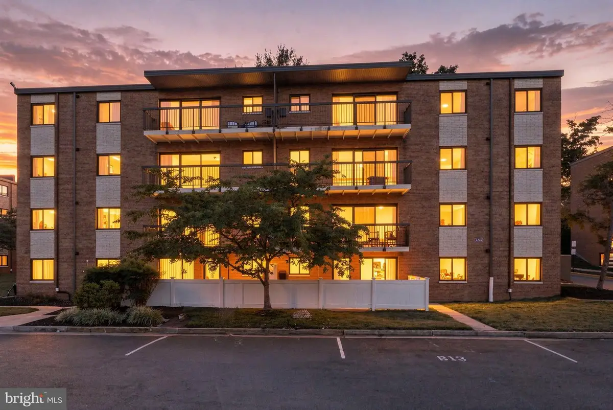 3240 S 28th St #101, Alexandria, VA 22302 - #1
