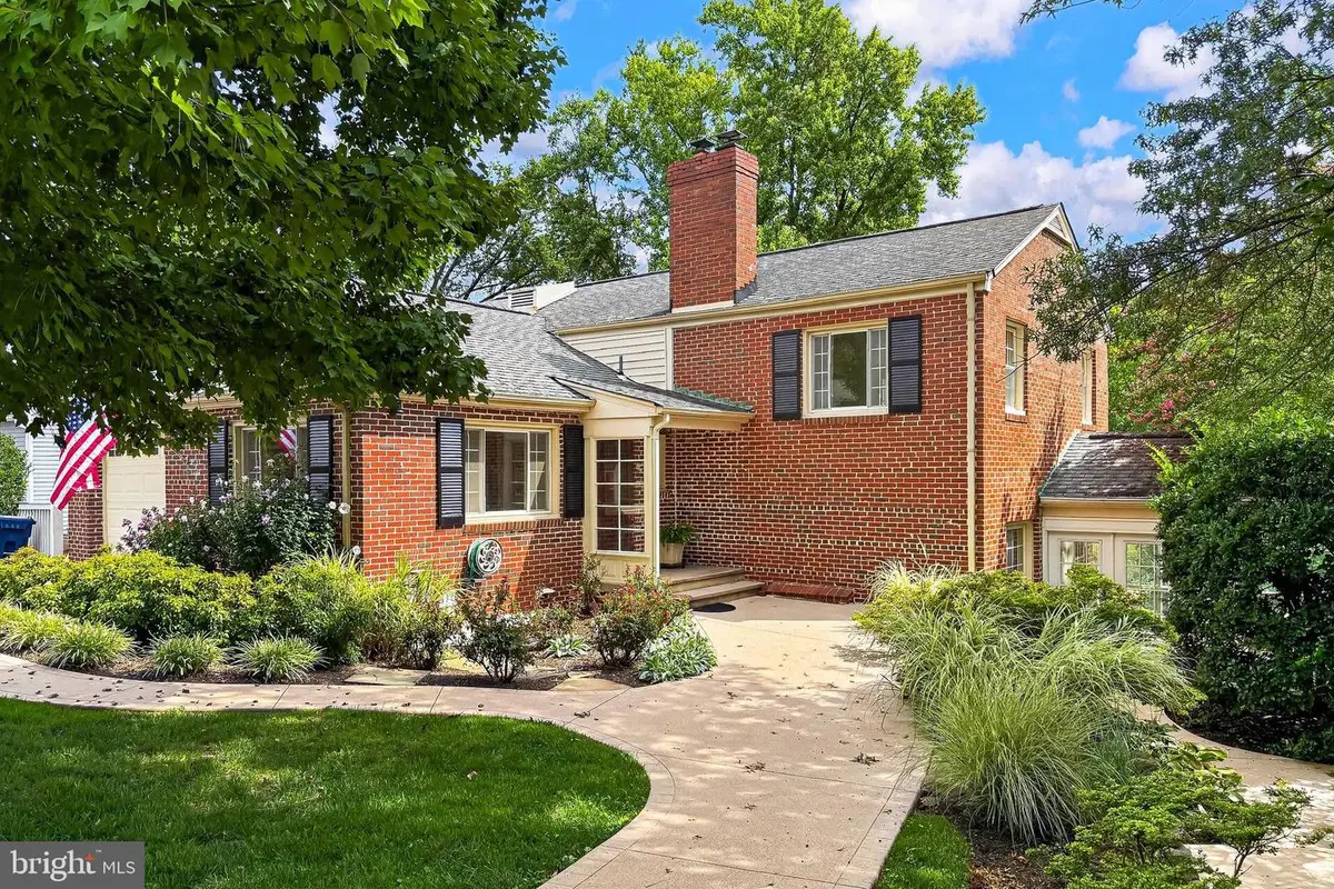 311 Skyhill Rd, Alexandria, VA 22314 - #1