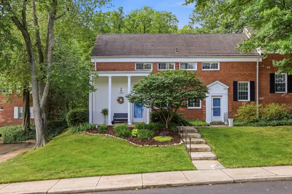 3128 Martha Custis Dr, ALEXANDRIA, VA 22302