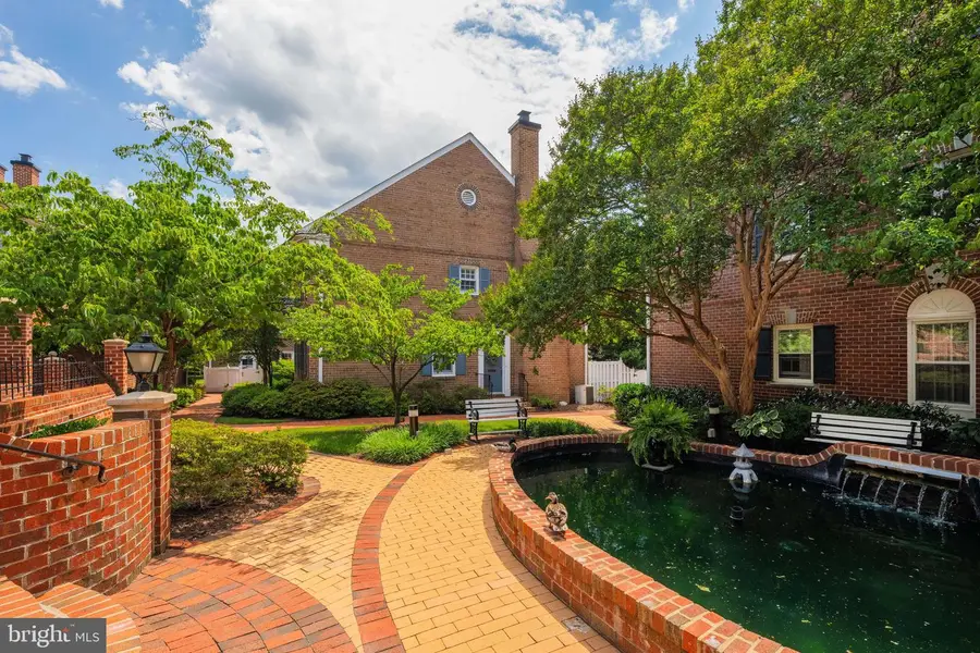 1039 N Pitt St, Alexandria, VA 22314 - #3