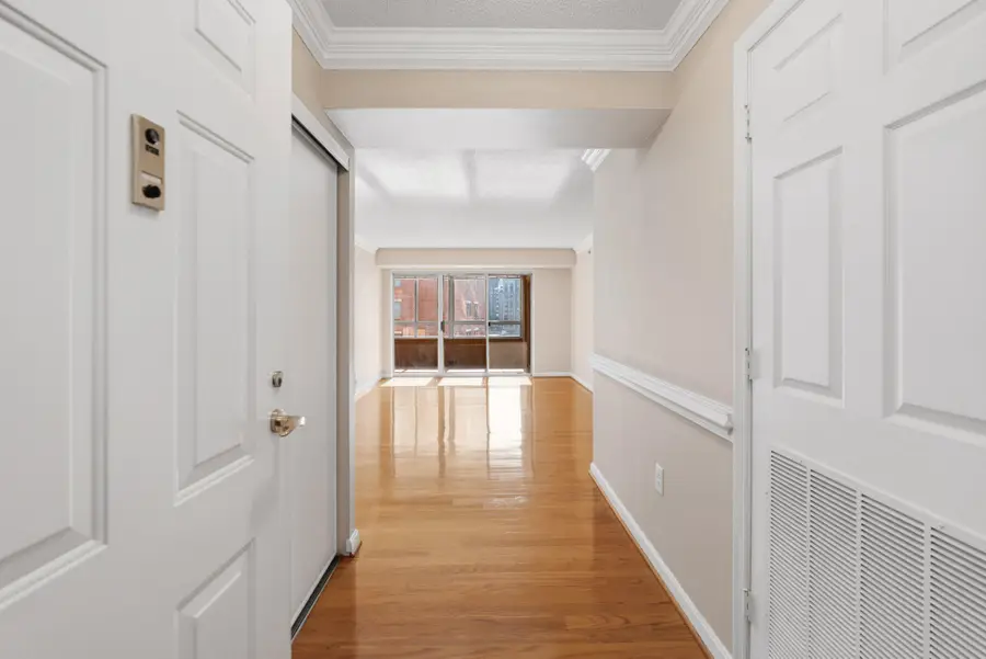 2181 Jamieson Ave #901, Alexandria, VA 22314 - #2