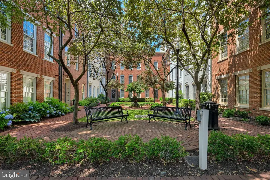 1818 Potomac Greens Dr, Alexandria, VA 22314 - #2