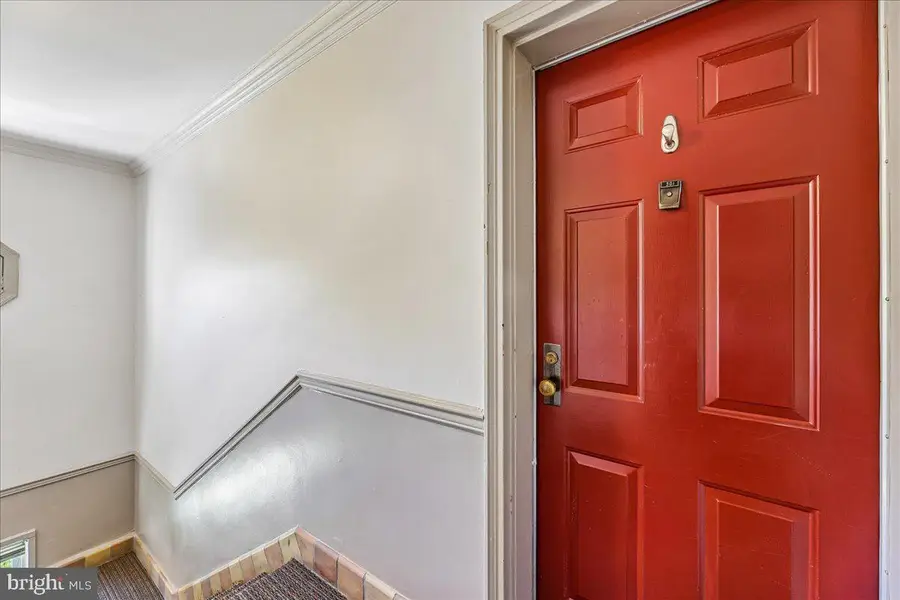1708 W Abingdon Dr #301, Alexandria, VA 22314 - #2