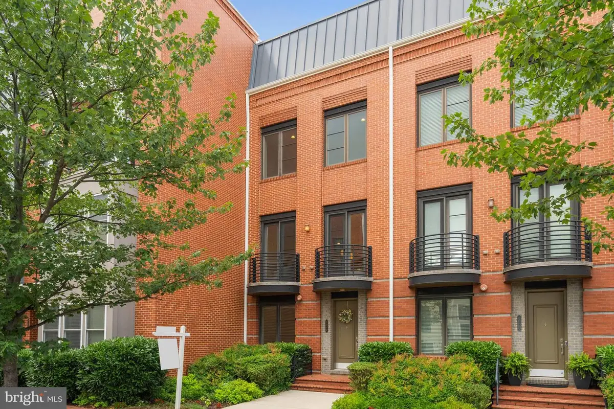 2007 Main Line Blvd, Alexandria, VA 22301 - #1