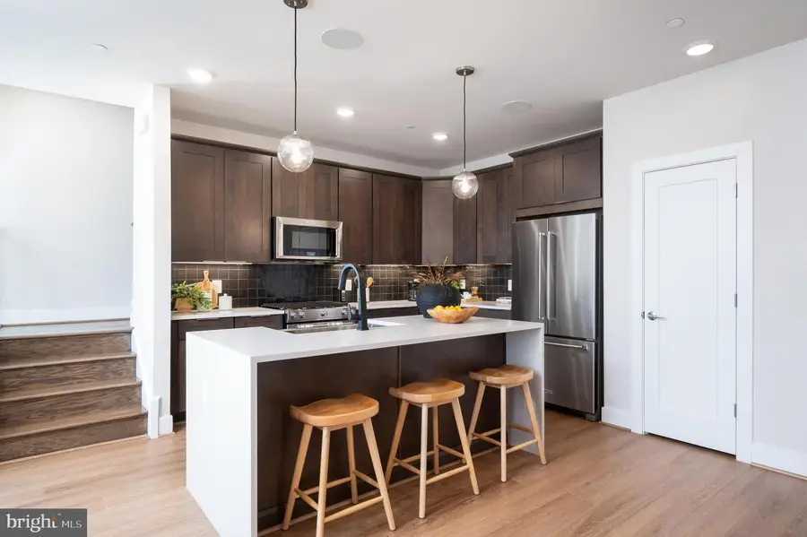 131 Warburton St, Alexandria, VA 22304 - #3