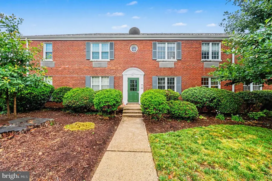 211 E Glebe Rd #d, Alexandria, VA 22305 - #2