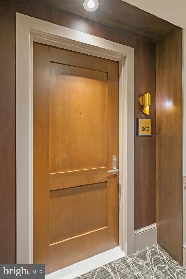 225 Strand St #202, Alexandria, VA 22314 - #2