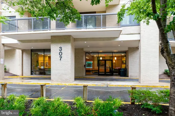 307 Yoakum Pkwy #512, ALEXANDRIA, VA 22304