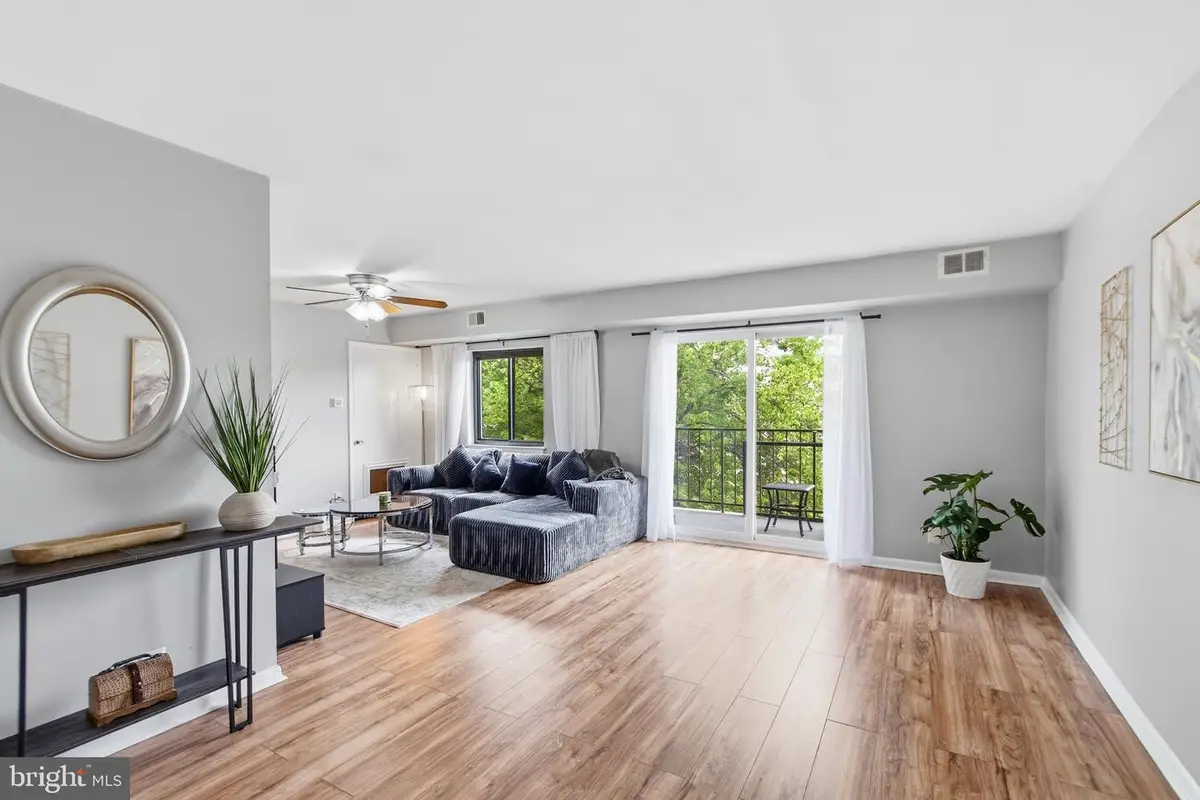 6220 Edsall Rd #302, Alexandria, VA 22312 - #1