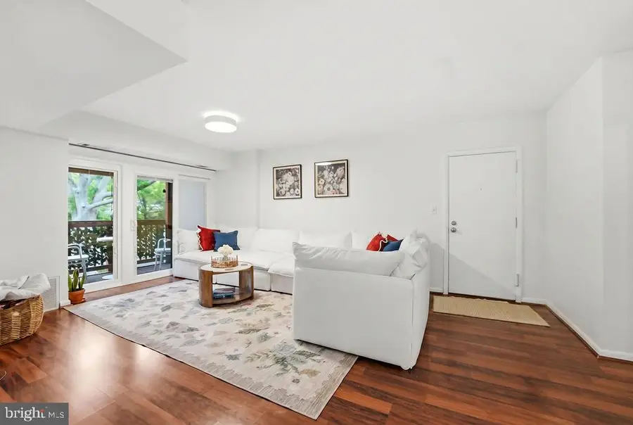 49 Skyhill Rd #204, Alexandria, VA 22314 - #2