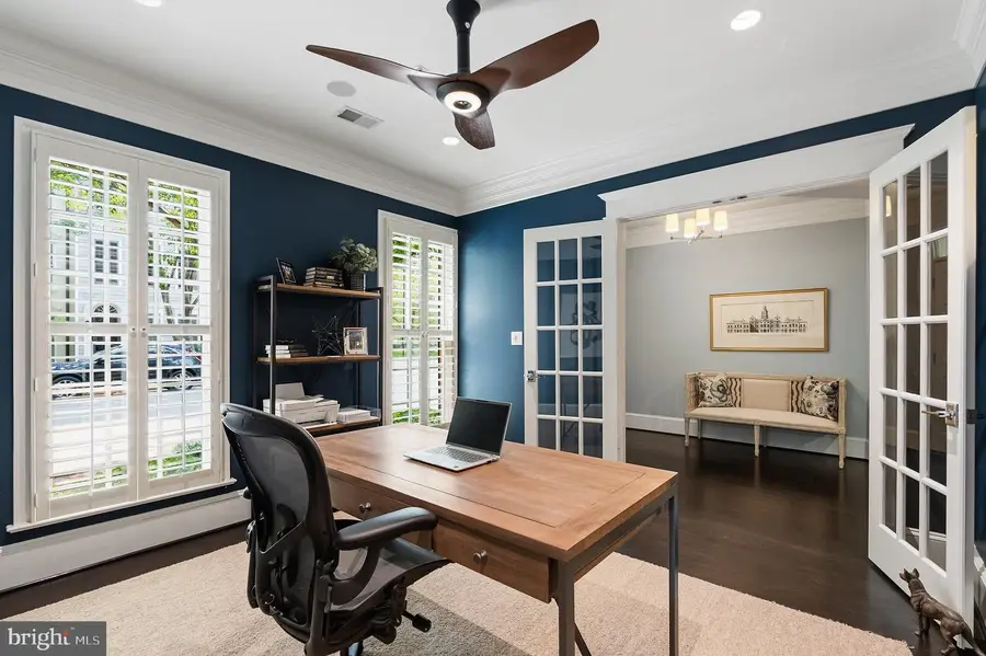 1845 Potomac Greens Dr, Alexandria, VA 22314 - #3