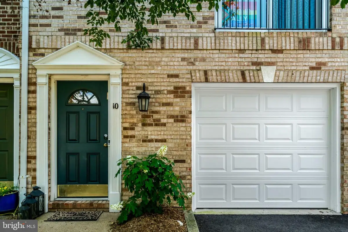 10 W Glebe Rd, Alexandria, VA 22305 - #1