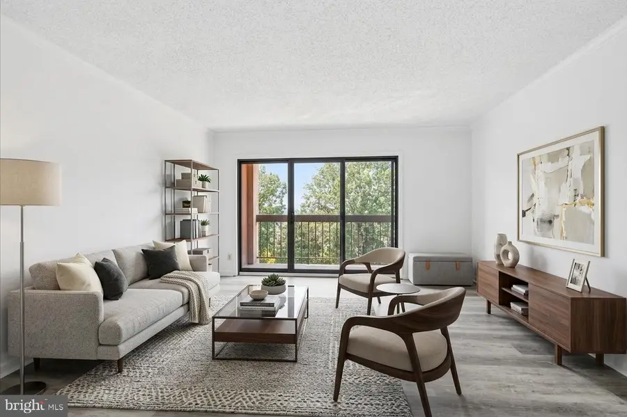 807 N Howard St #324, Alexandria, VA 22304 - #3