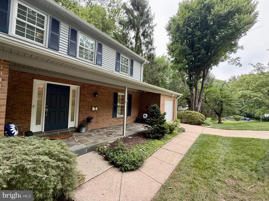 1516 N Chambliss St, Alexandria, VA 22312 - #3