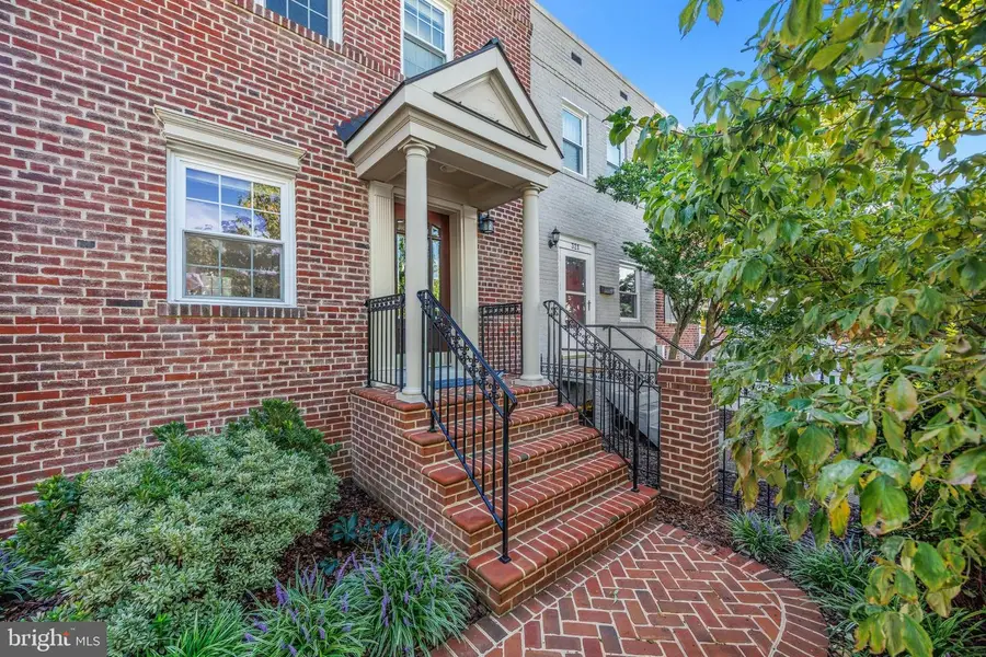 323 Mount Vernon Ave, Alexandria, VA 22301 - #2
