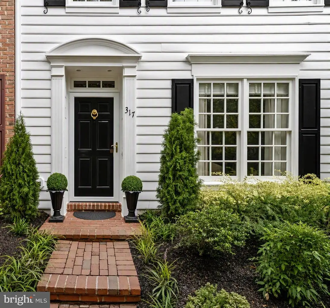 317 S Henry St, Alexandria, VA 22314 - #1