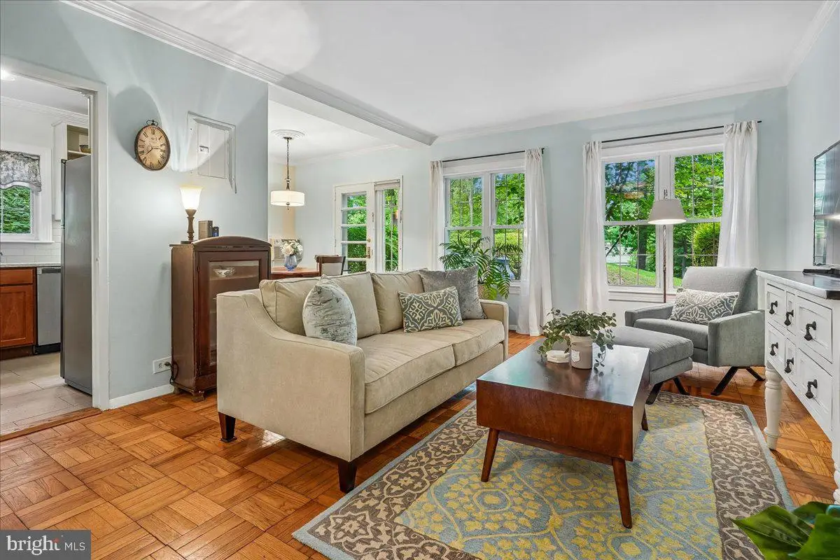 3702 Valley Dr, Alexandria, VA 22302 - #1