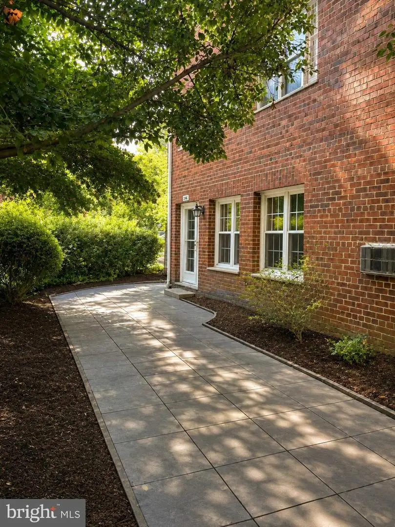3410 Gunston Rd, Alexandria, VA 22302 - #3