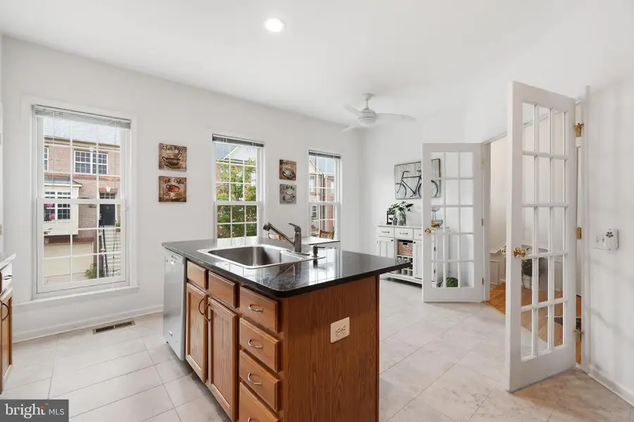 4639 Lambert Dr, Alexandria, VA 22311 - #2