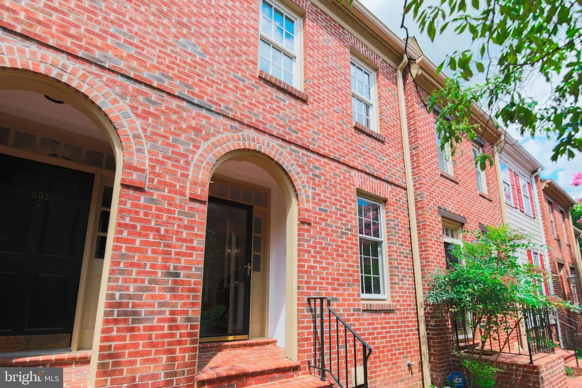 649 S Columbus St, Alexandria, VA 22314 - #1