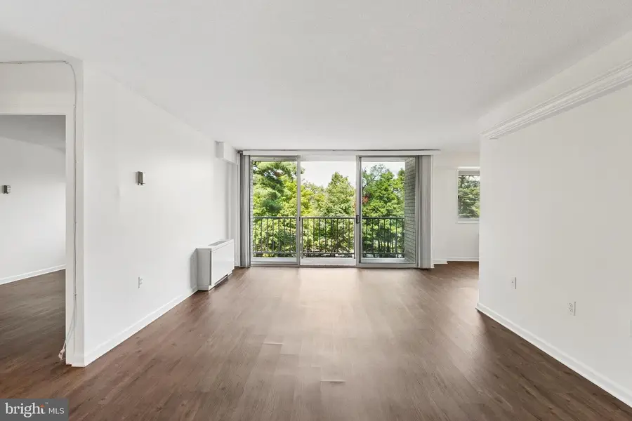 2500 N Van Dorn St #205, Alexandria, VA 22302 - #3
