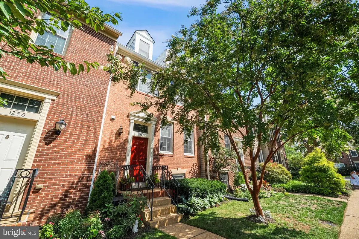 1258 Quaker Hill Dr, Alexandria, VA 22314 - #1