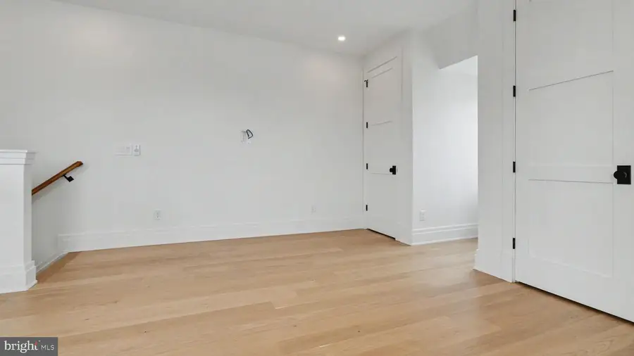 121 N West St, Alexandria, VA 22314 - #3