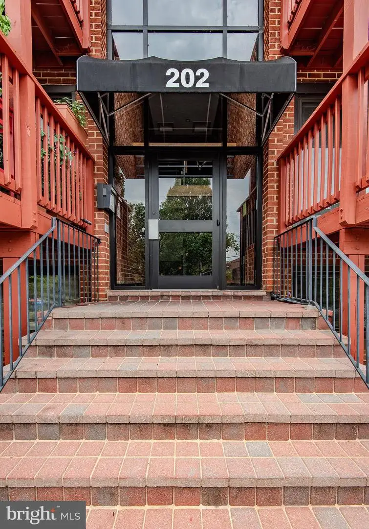 202 Skyhill Rd #8, Alexandria, VA 22314 - #3