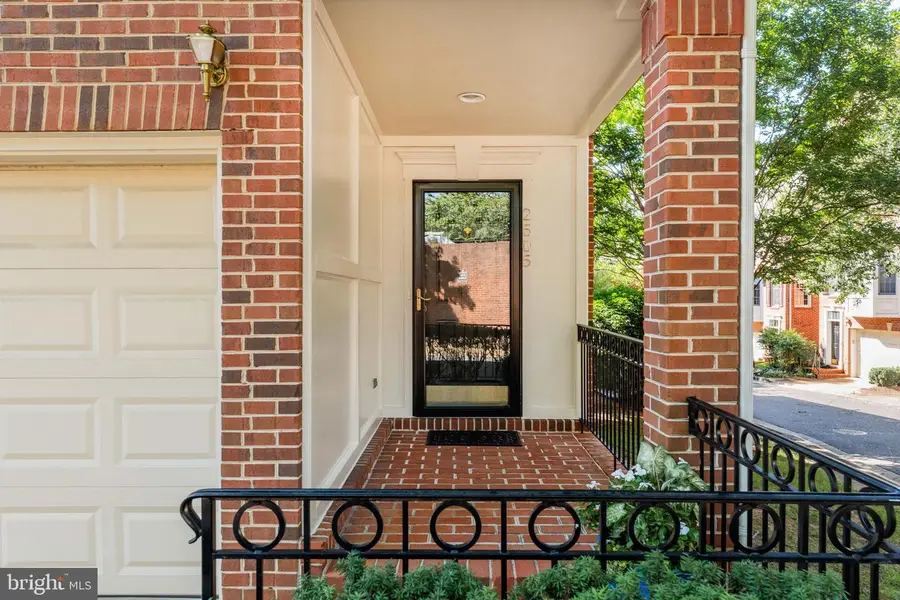 2505 Hunton Pl, Alexandria, VA 22311 - #2