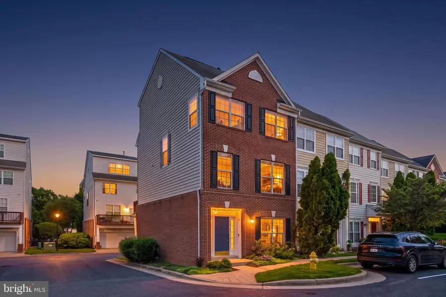 114 Meadows Ln, Alexandria, VA 22304 - #2