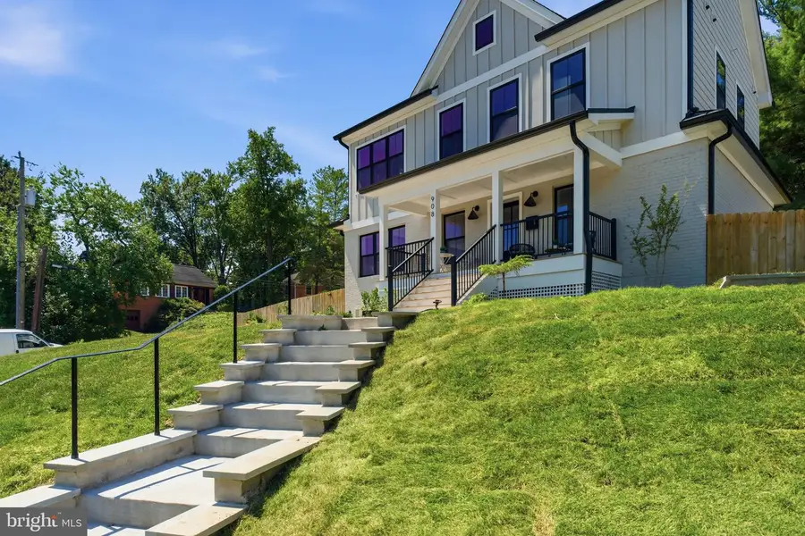 908 W Taylor Run Pkwy, Alexandria, VA 22302 - #2